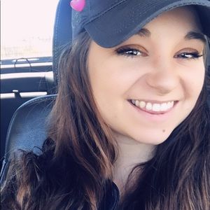 Meet your Posher, Danielle